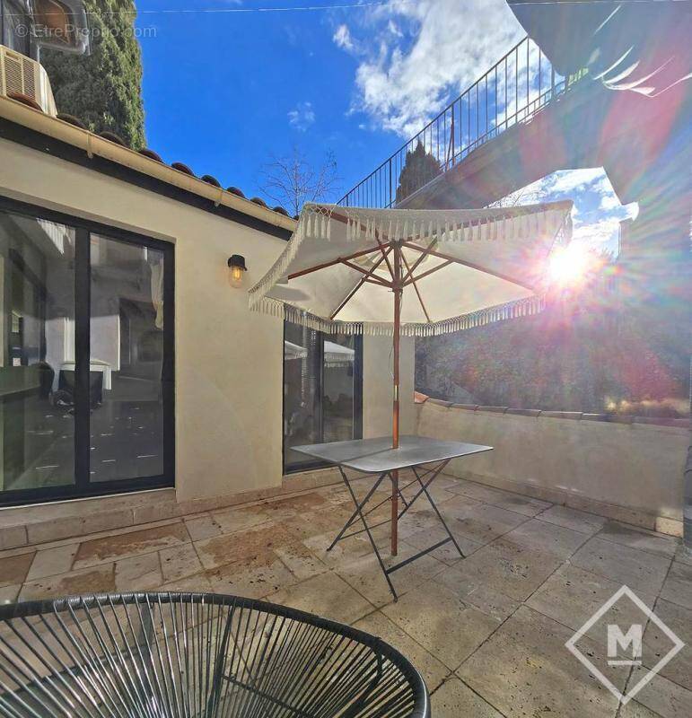 Appartement à MARSEILLE-6E