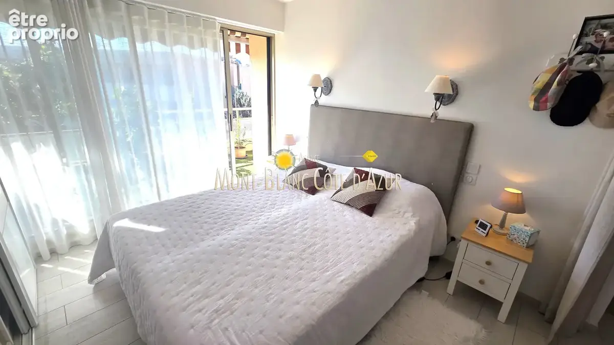 Appartement type villa sur le toit de 80 m2 environ, 3 chambres, vue mer, terrasse 100 m2, garage, cave - photo 15
