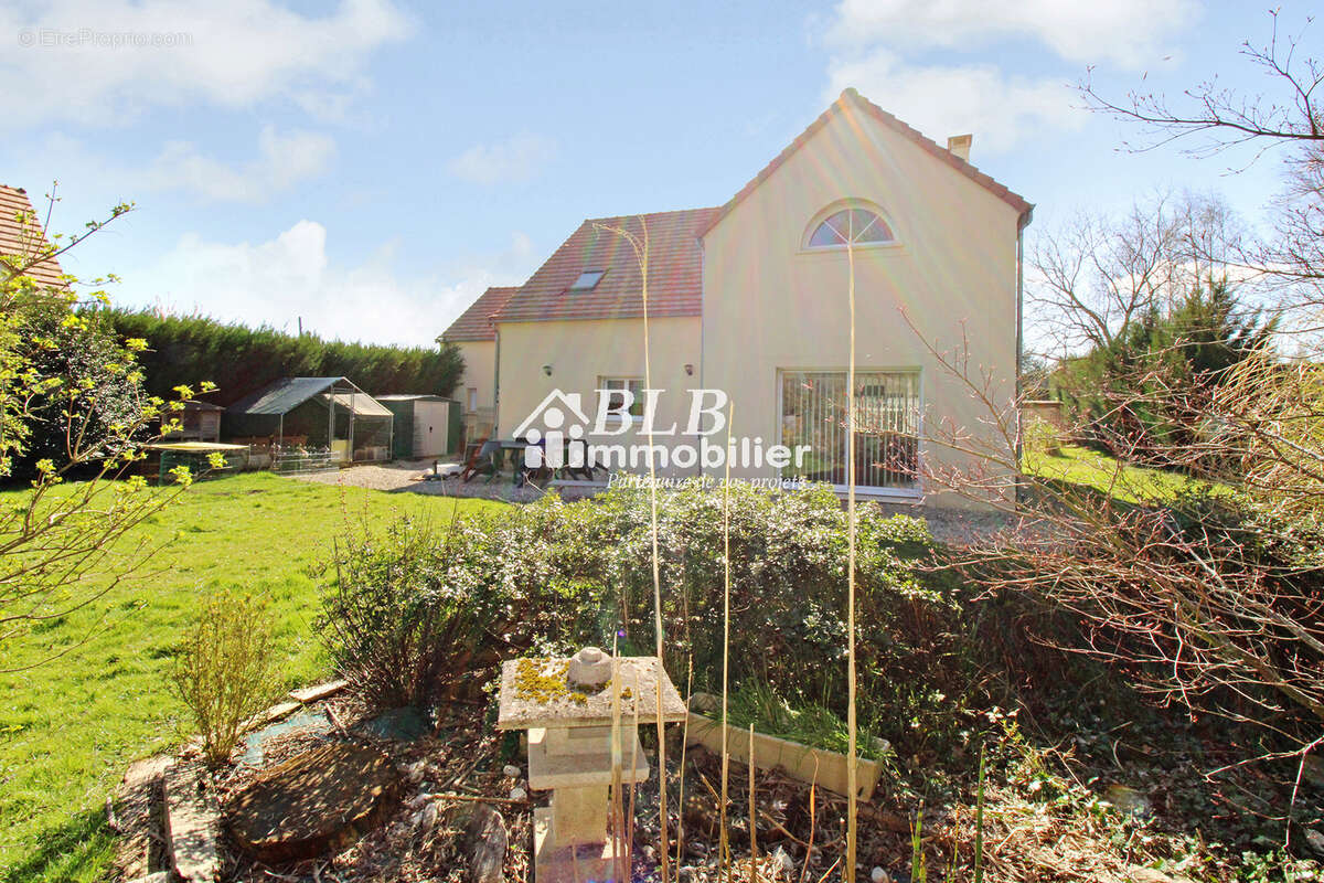 Maison à LE PERRAY-EN-YVELINES