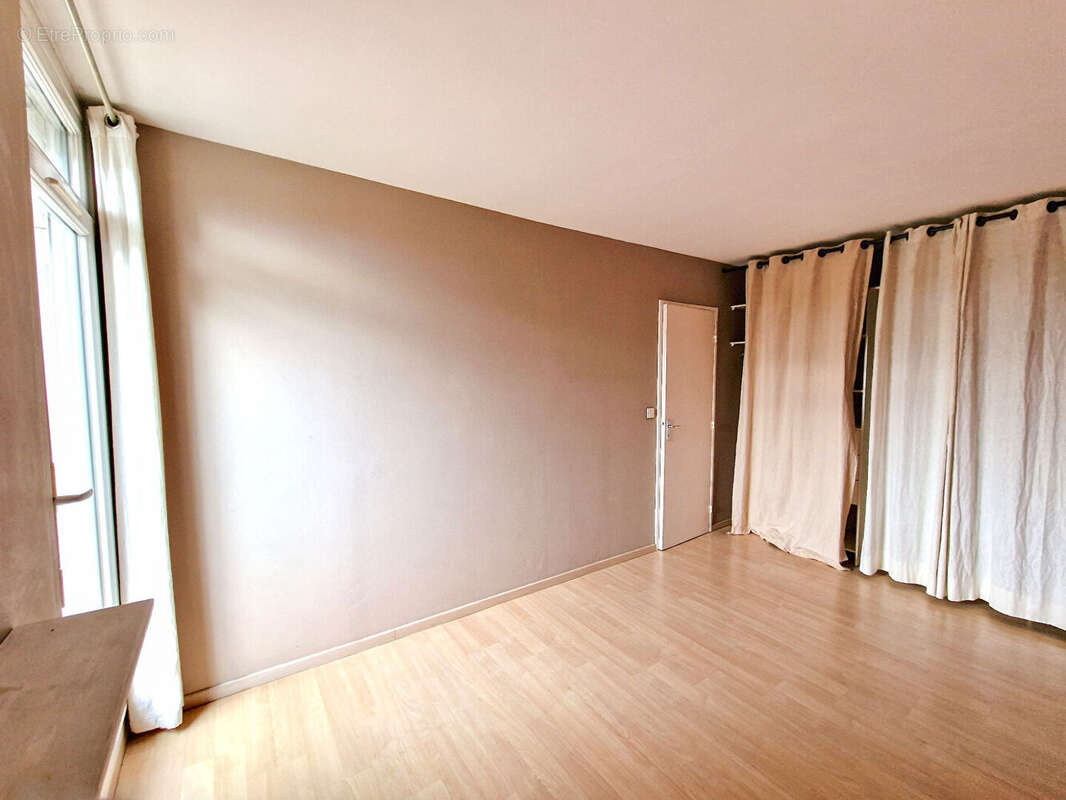Appartement à HOUILLES