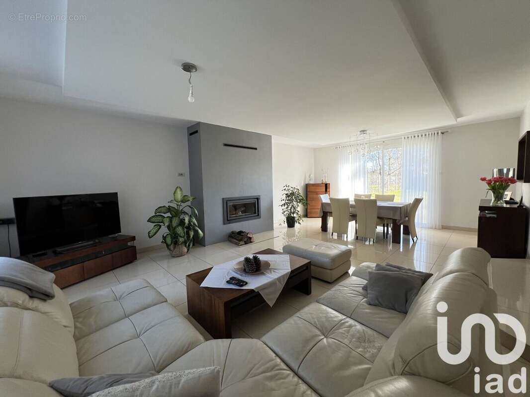 Photo 3 - Maison à ROEZE-SUR-SARTHE