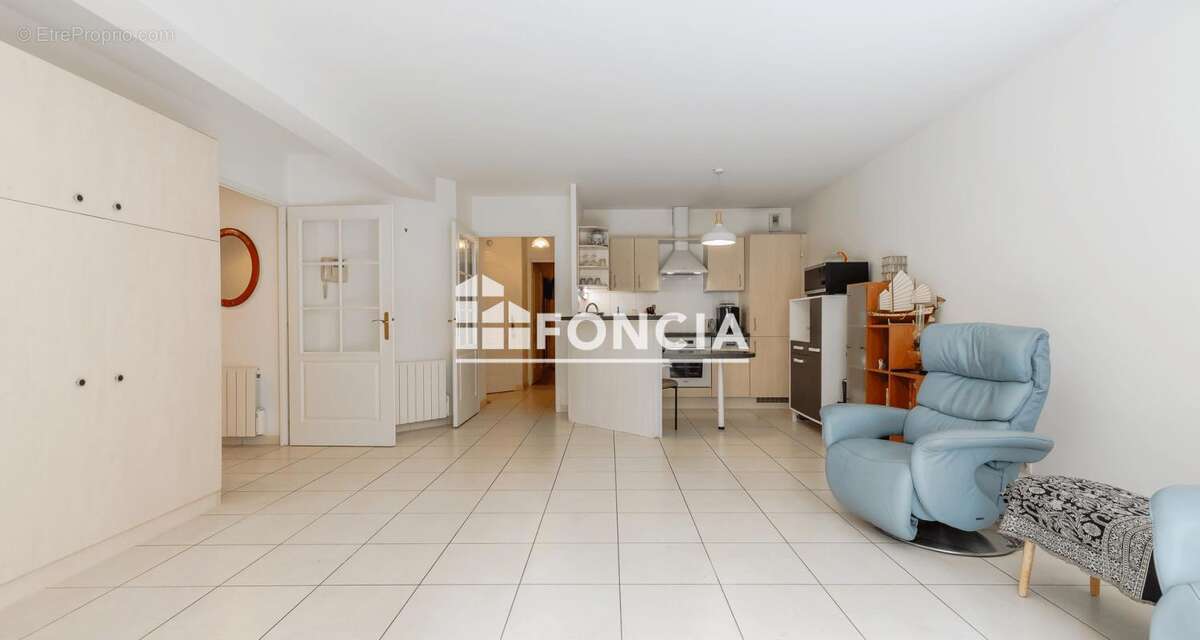 AU CENTRE DES SABLES D'OLONNE - Appartement T3 de 84m2 avec jardin et garage de 19m2 dans résidence de standing - photo 3