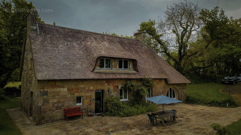 Maison à LOGONNA-DAOULAS