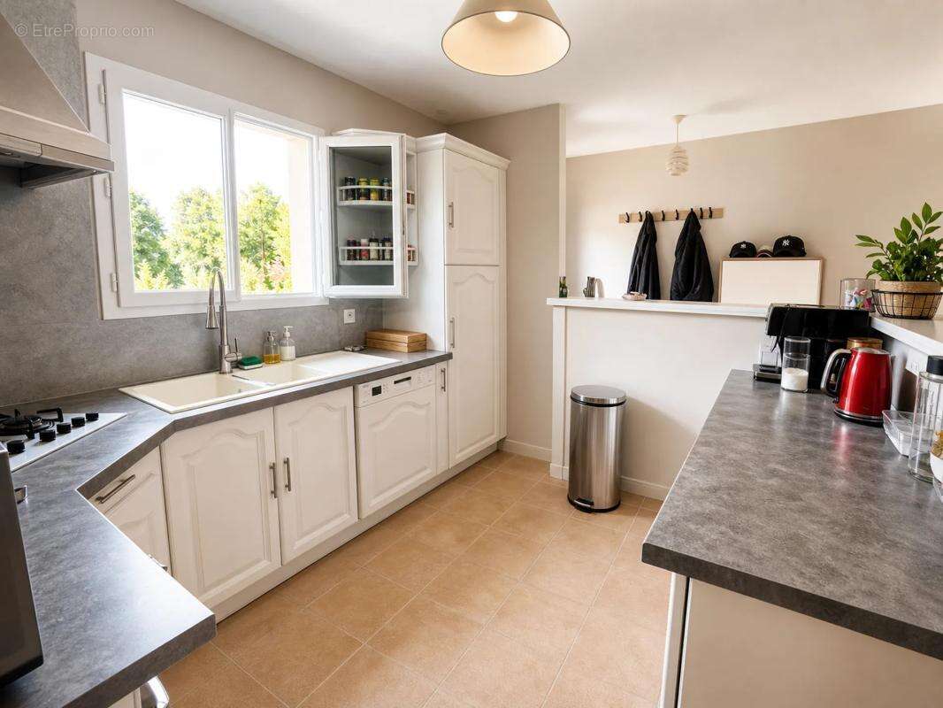 Maison de 4 pièces de 98m² à Authon-Ébéon - photo 3