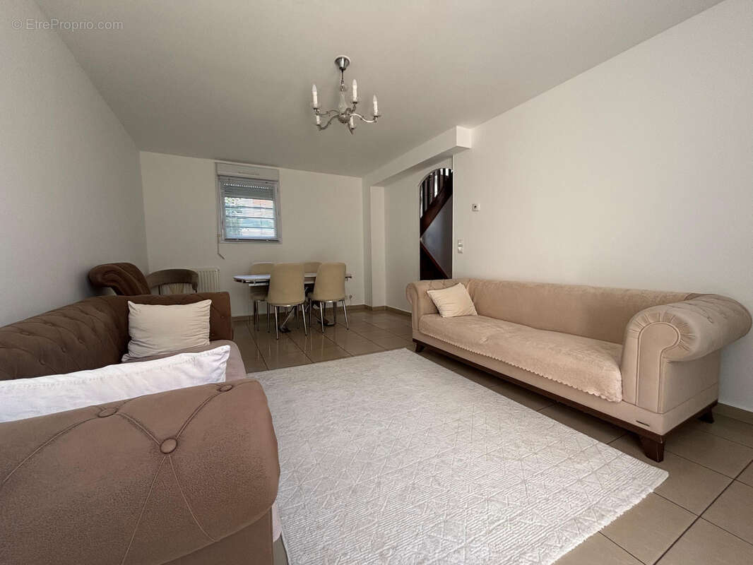 Maison à VILLETANEUSE