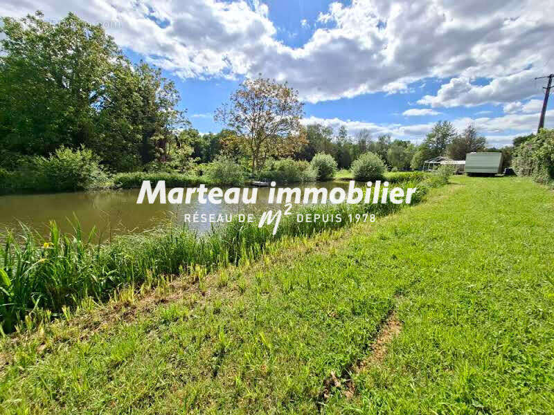 Terrain à SURFONDS