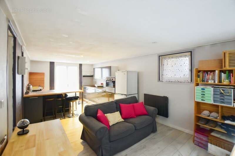 Maison à SAINT-PIERRE-DE-VARENNES