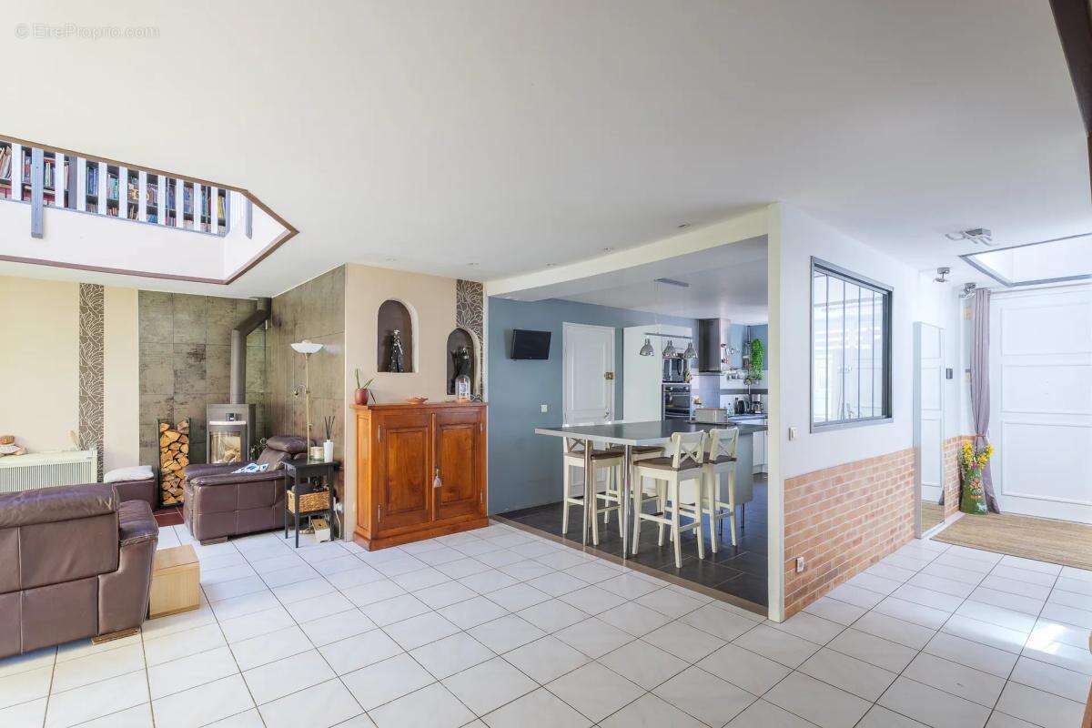 Maison à LESIGNY