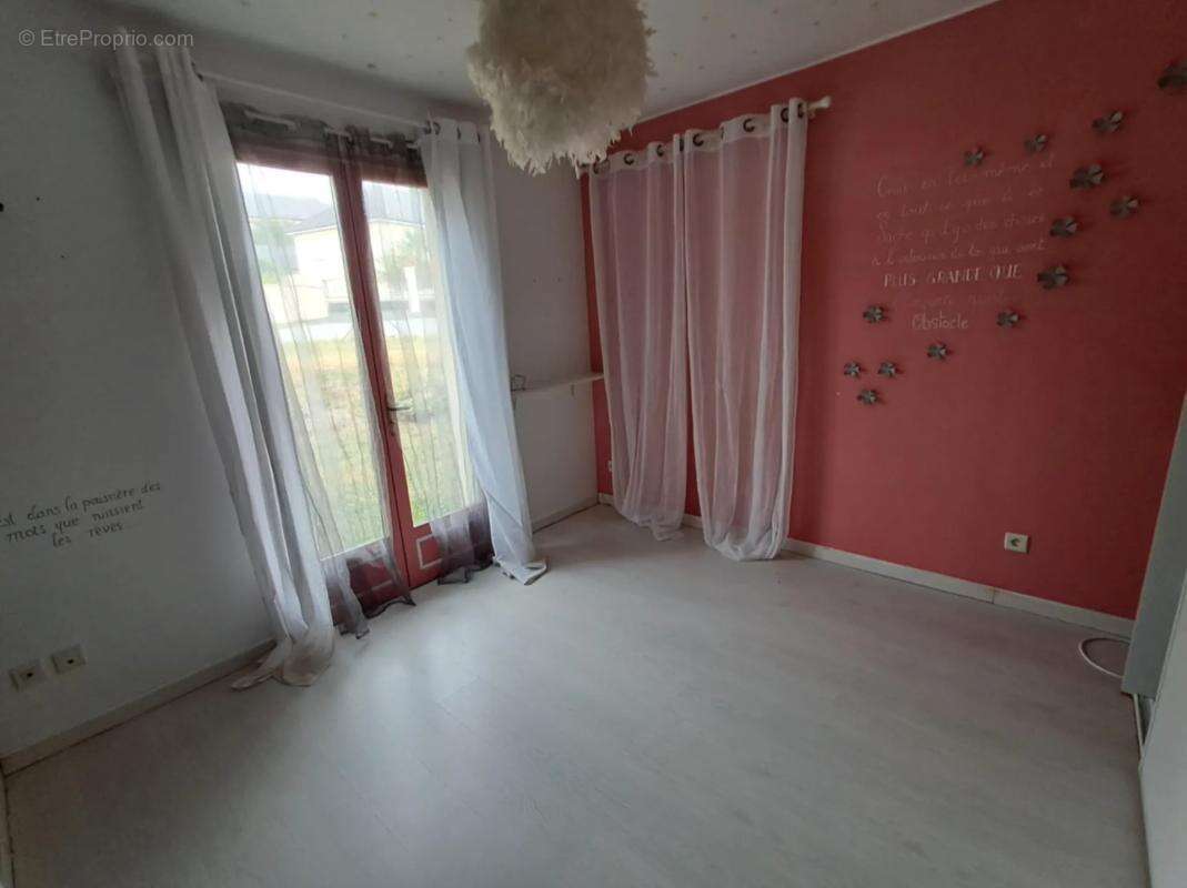 Maison plain-pied 120 m² avec jardin à Saint-Exupéry - photo 8