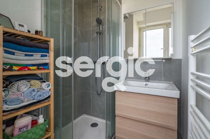 Appartement à PARIS-14E