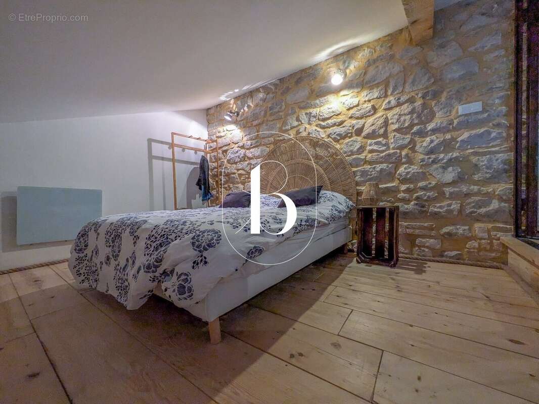 Appartement à BARJAC