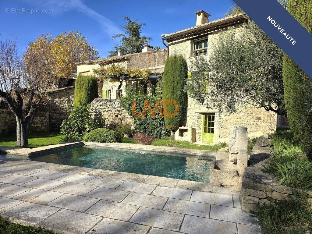 Maison à GORDES