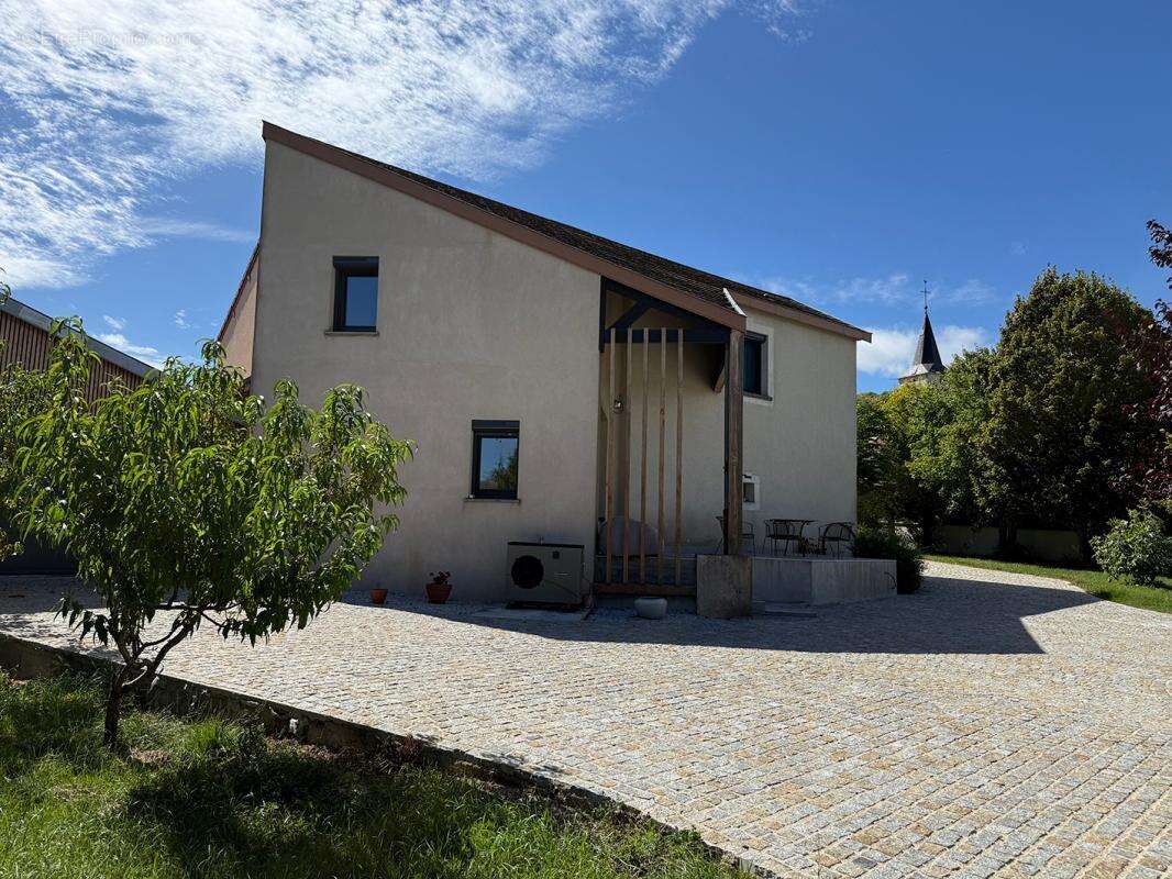 Maison ancienne de 7 pièces 190 m2 avec piscine - photo 3