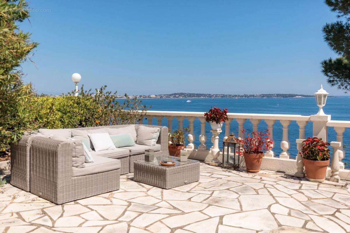 Appartement à VALLAURIS