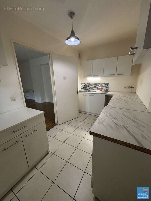 Appartement à LES PAVILLONS-SOUS-BOIS