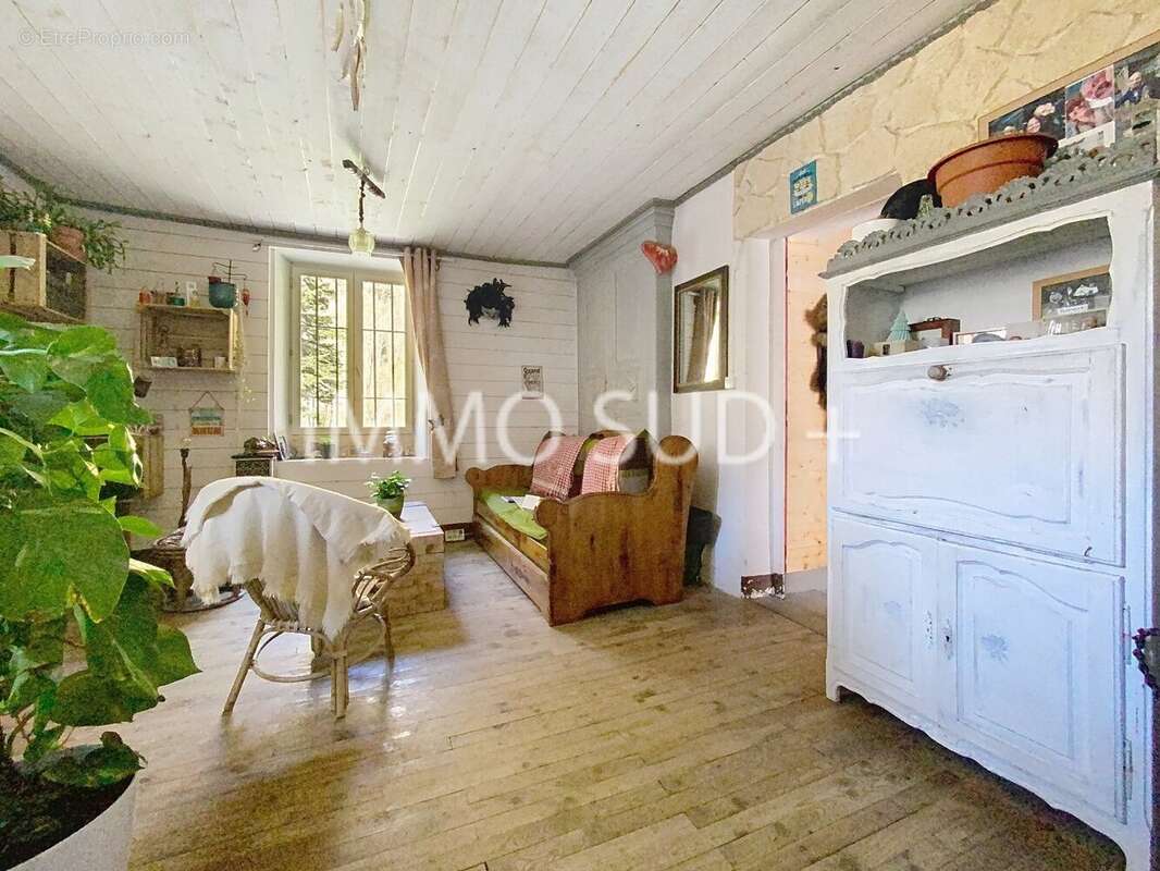 Maison à ENTRAIGUES