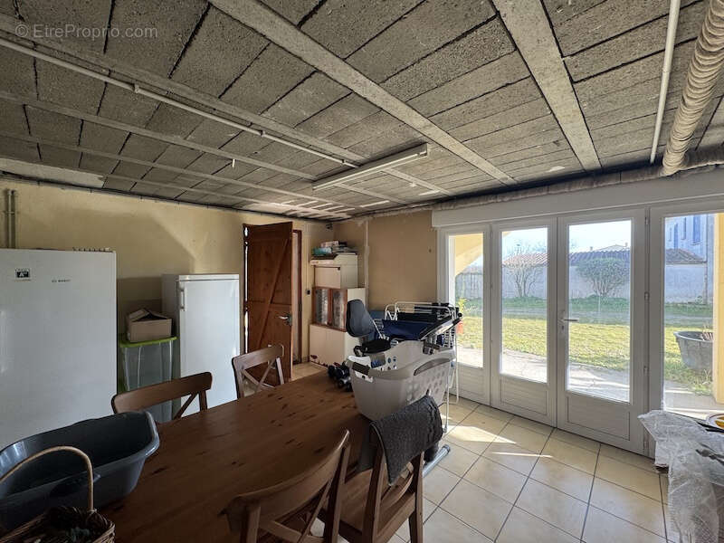 Maison à MORTAGNE-SUR-GIRONDE