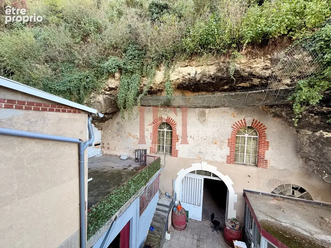 Ensemble atypique au cœur de châteaudun, avec ses anciennes grottes et une vue imprenable sur le château - photo 2