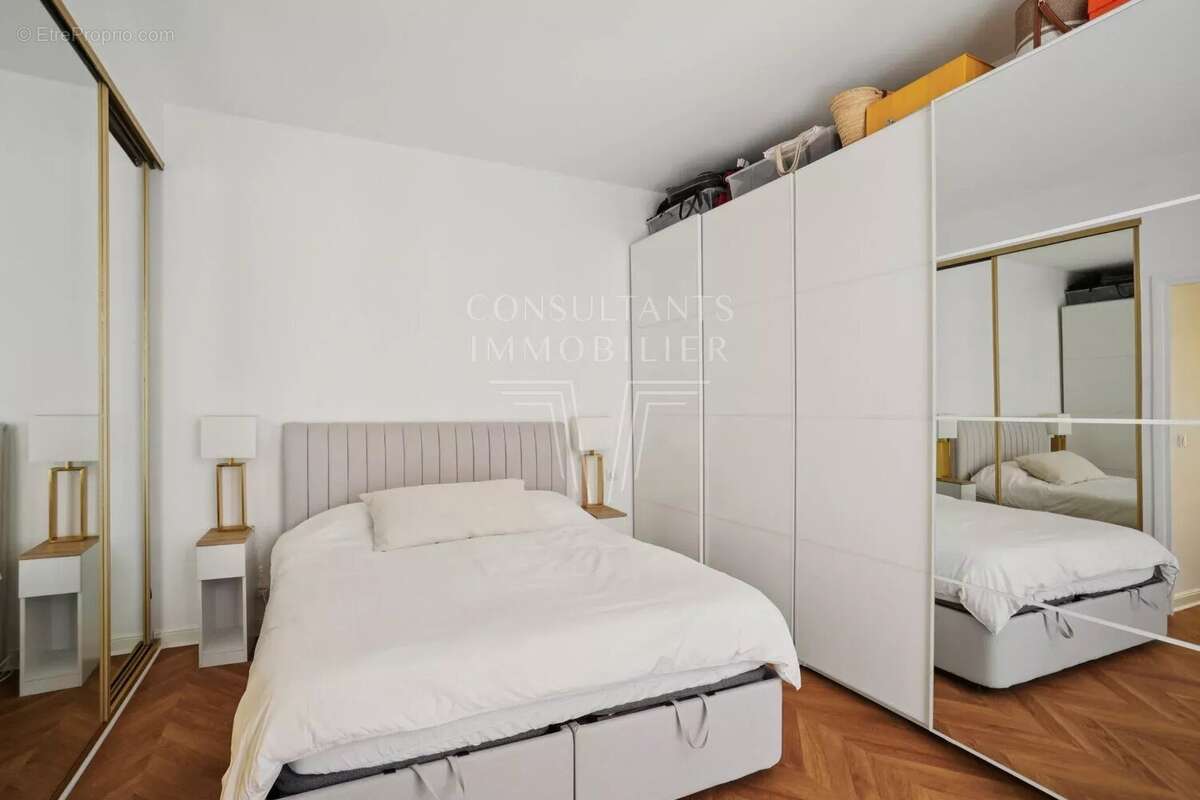 Appartement à NEUILLY-SUR-SEINE