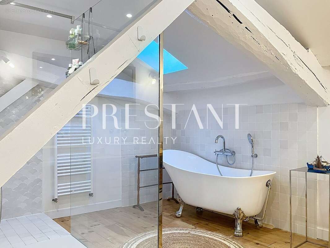 Maison à SAINT-LAURENT-DE-GOSSE