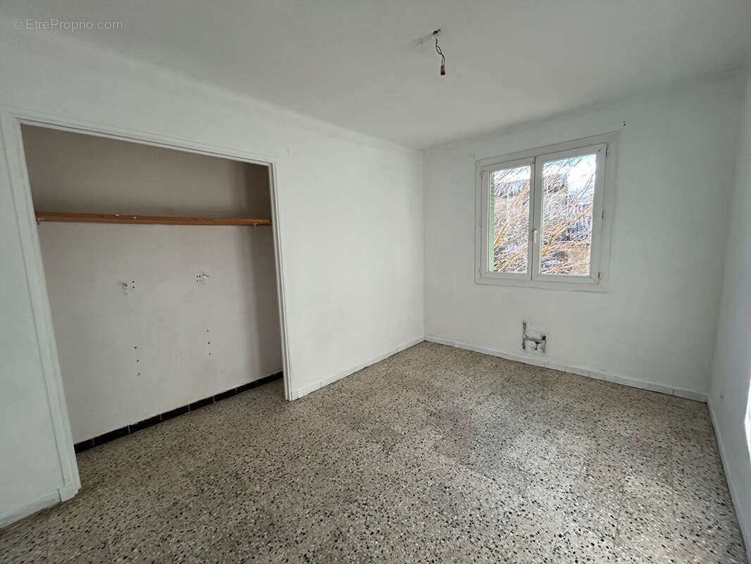 Appartement à ENTRAIGUES-SUR-LA-SORGUE