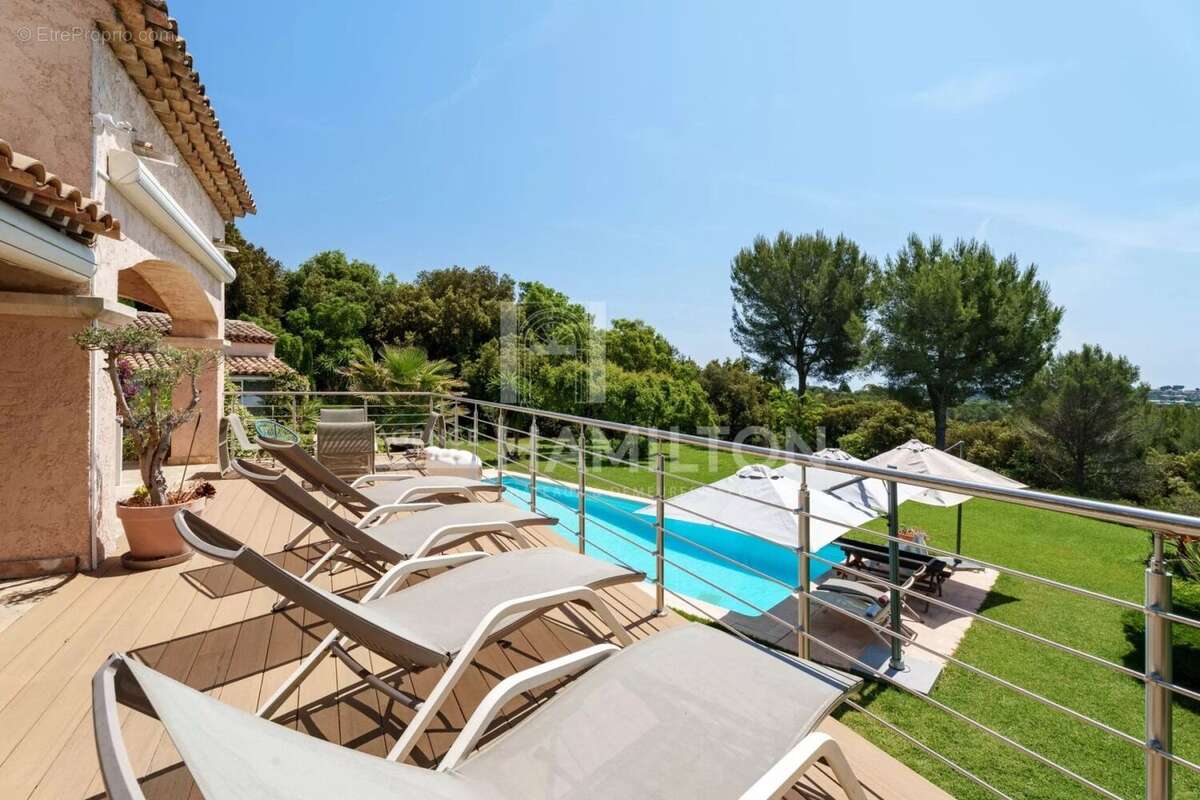 Biot villa avec vue, 4 chambres et une maison d'amis avec 2 cham - photo 2