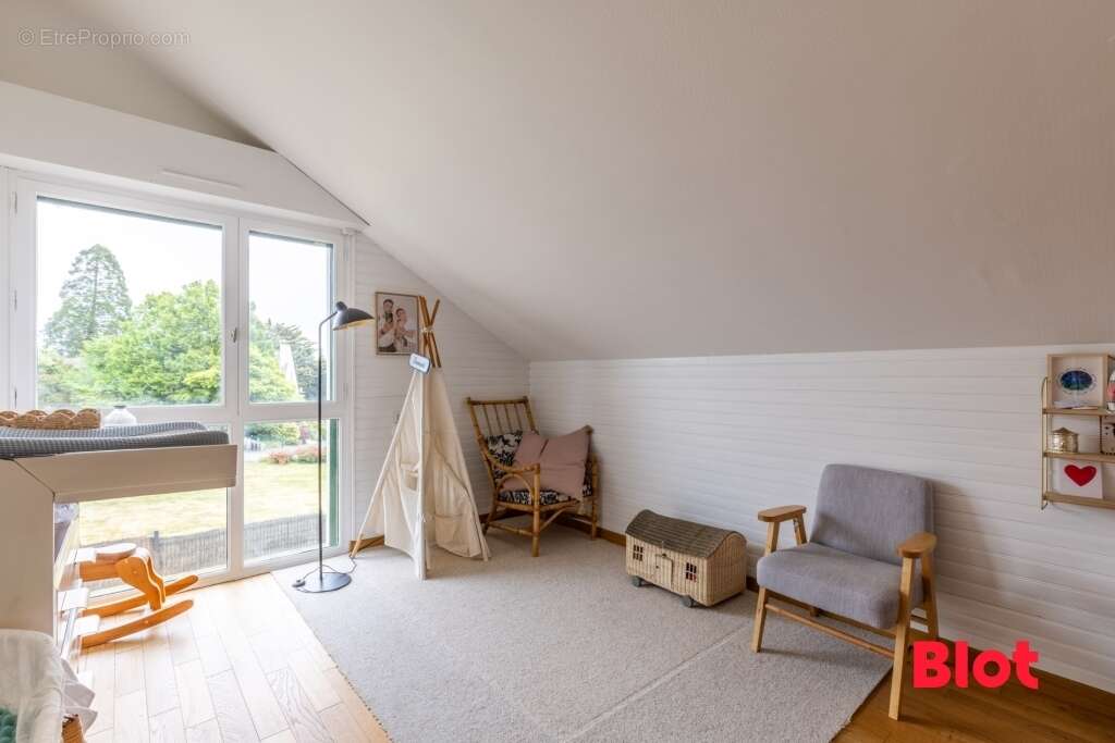 Maison 135 m² à Dinge  - photo 7
