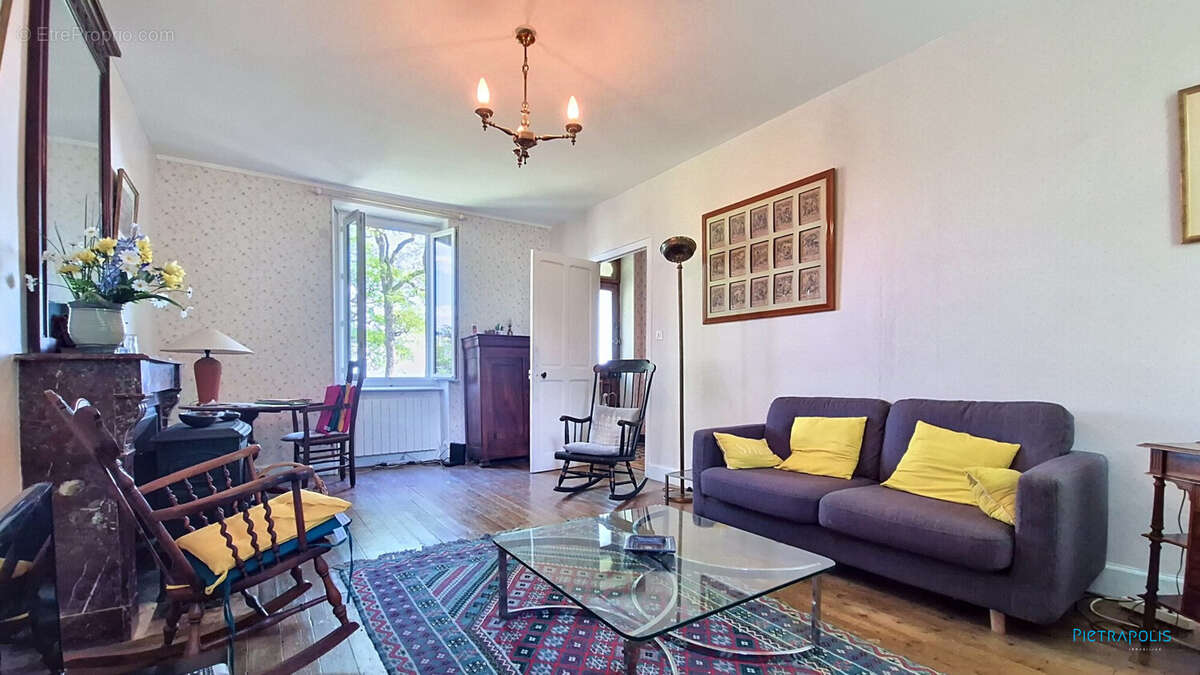 Maison à MOISSIEU-SUR-DOLON