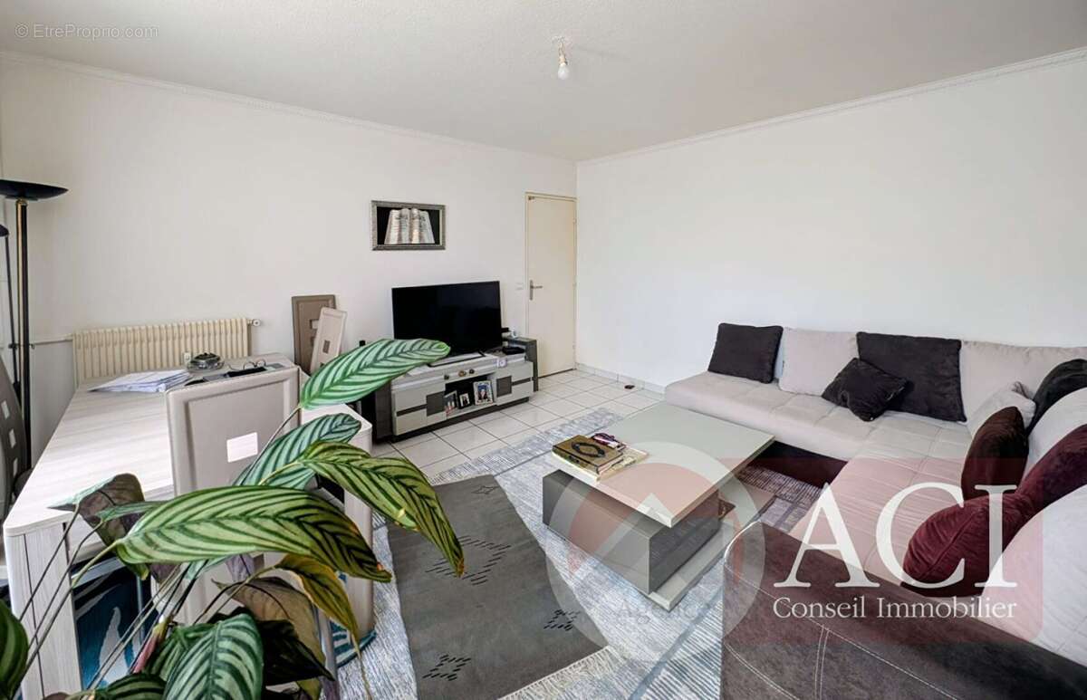 59586151f.jpg - Appartement à PIERREFITTE-SUR-SEINE