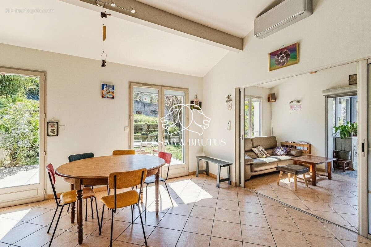 Maison 106 m² à Saint-Germain-Au-Mont-D'or  - photo 3