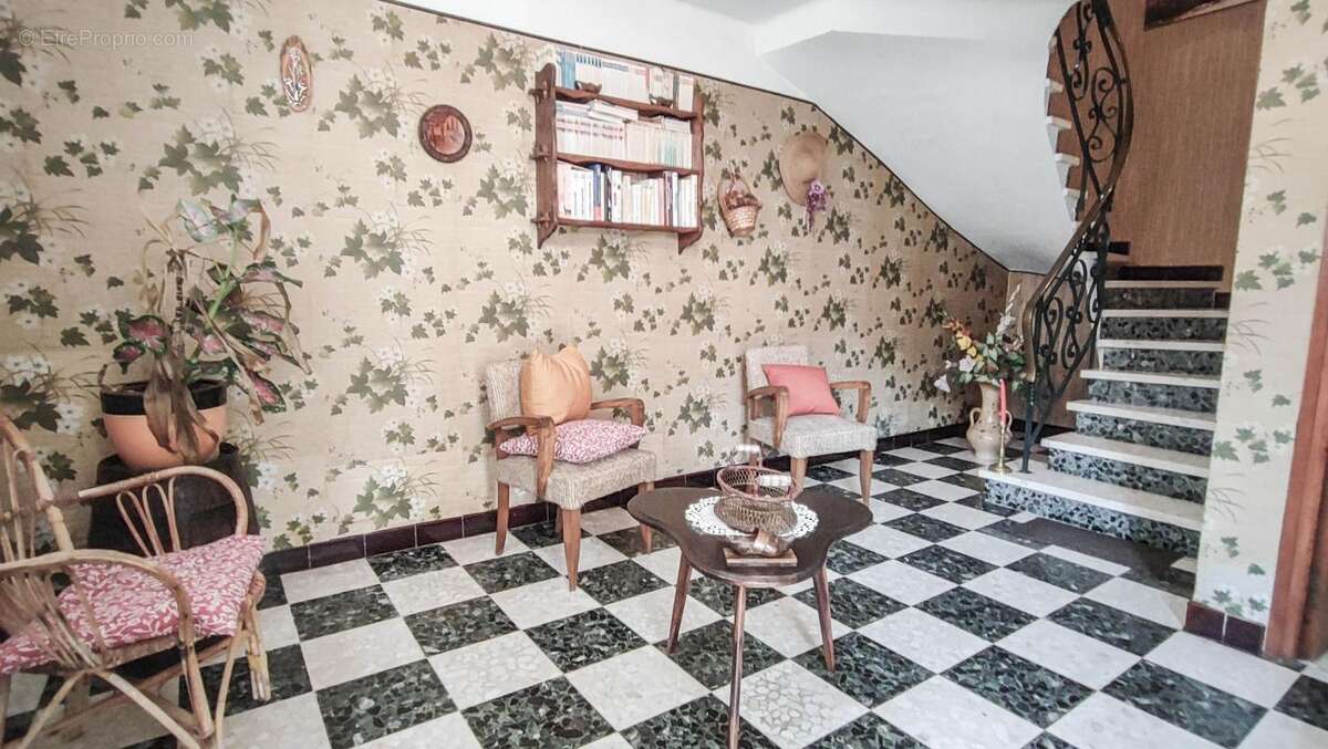 Maison à SAINT-QUENTIN-LA-POTERIE