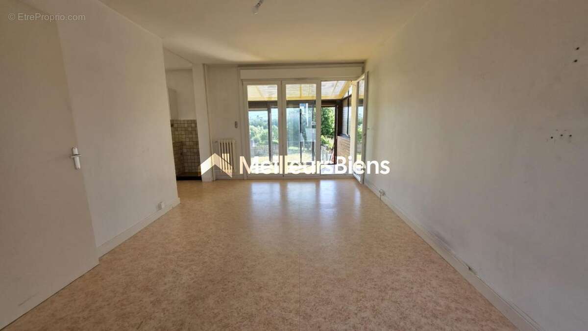 Maison à PONT-SUR-SAMBRE