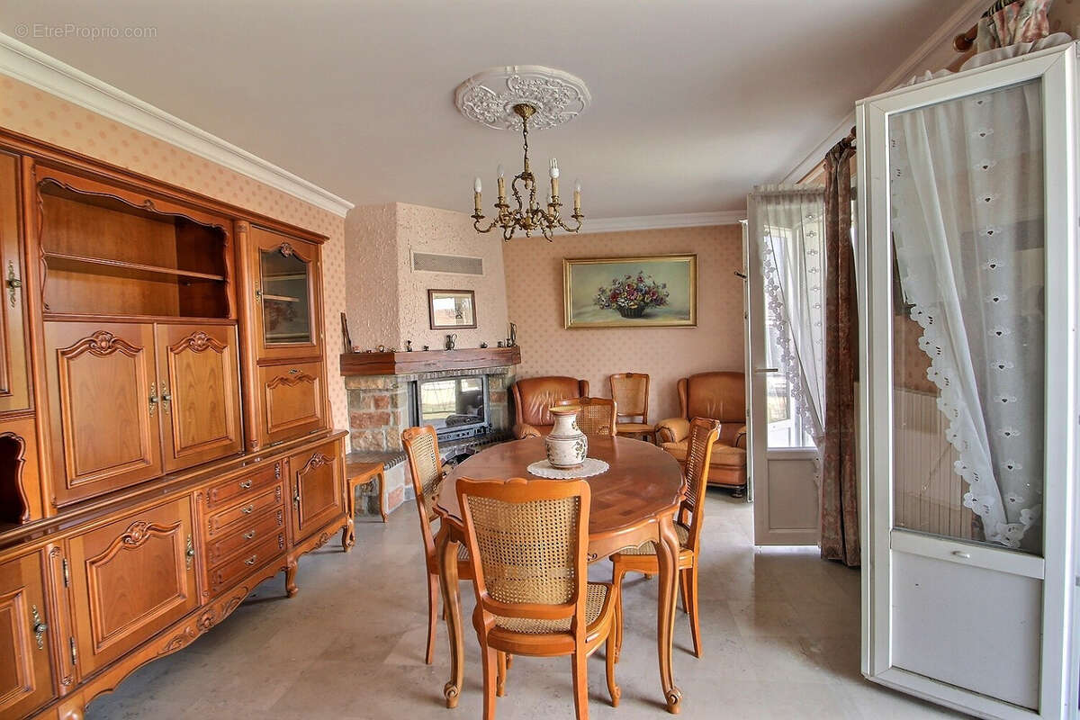 Maison à BRIENON-SUR-ARMANCON