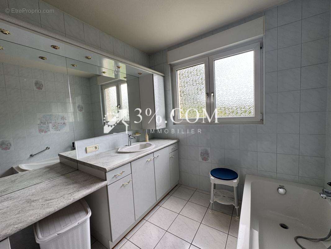 3%COM Maison bi famille avec dépendance et Maison alsacienne - photo 9