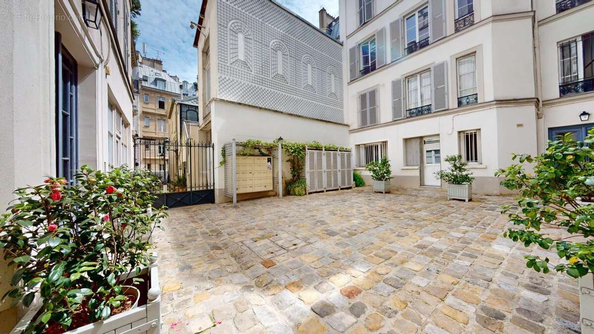 Appartement à PARIS-7E