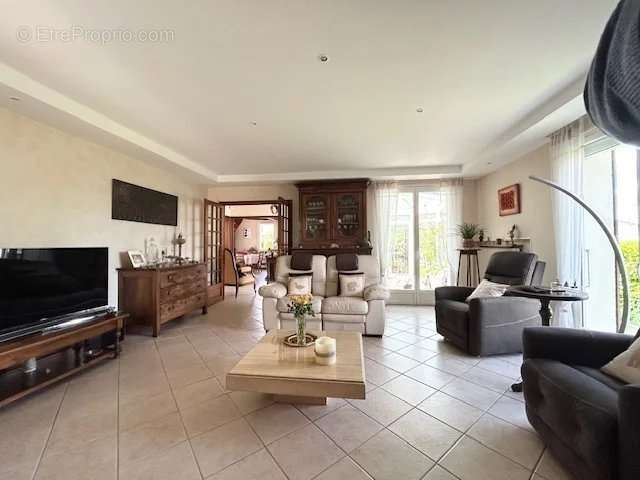 Maison à CHARBONNIERES-LES-BAINS