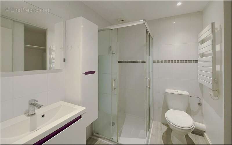 Appartement à PERON