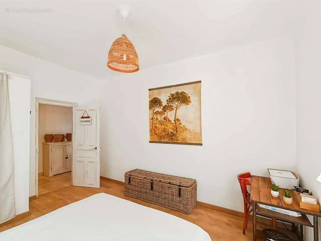 Appartement à LAUDUN-L&#039;ARDOISE