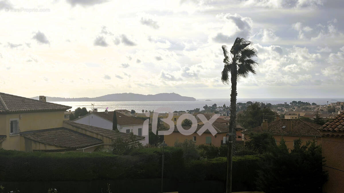 Appartement à CARQUEIRANNE