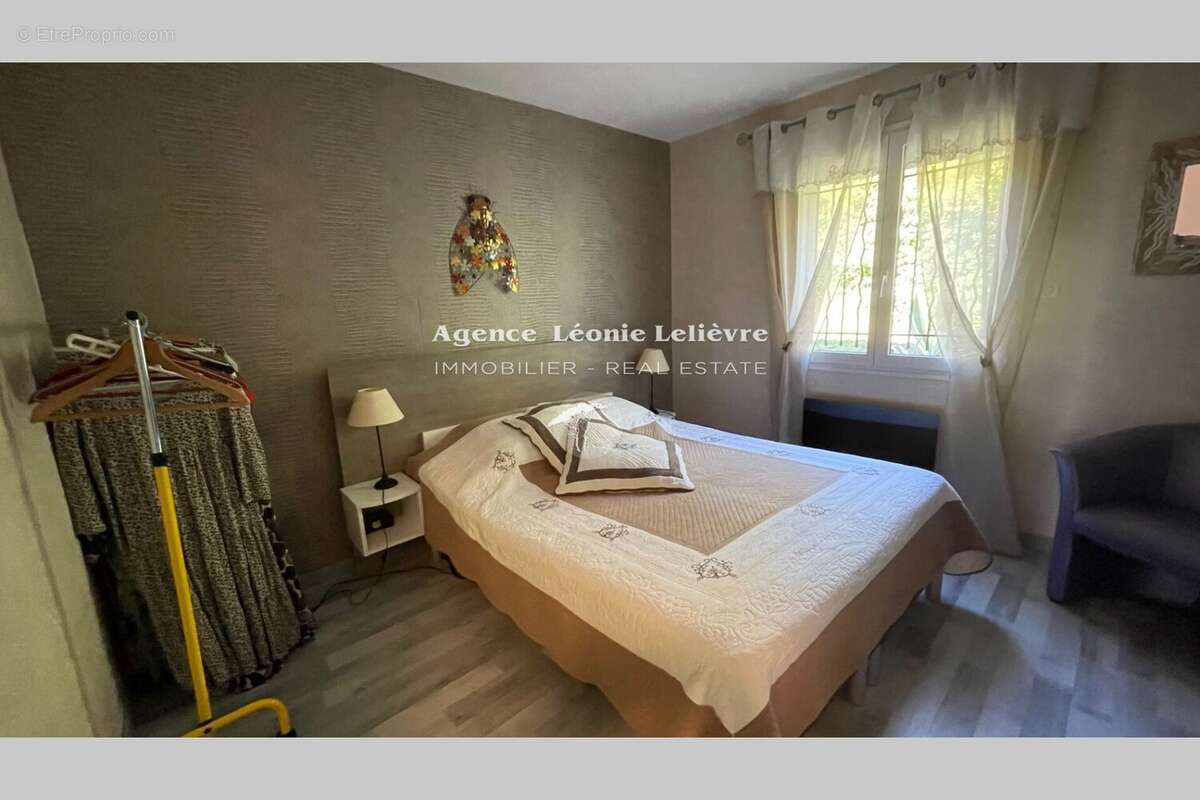 Maison à LES ISSAMBRES