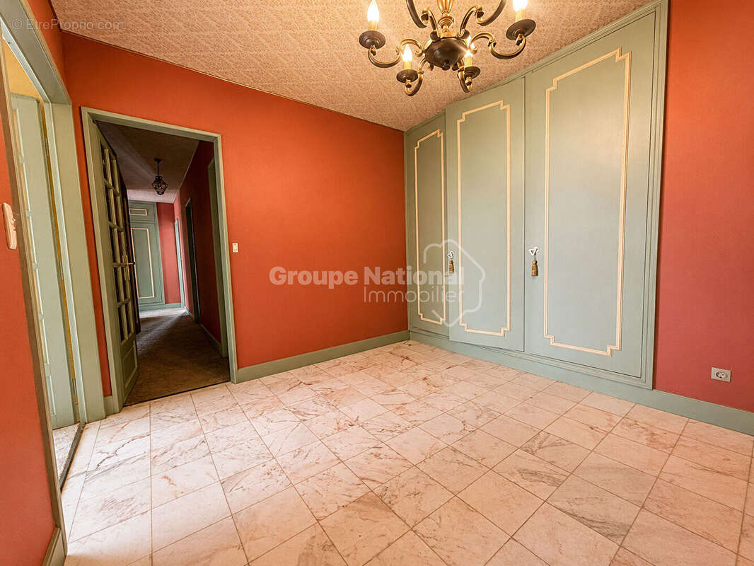 Versailles  MONTREUIL 5 pièce(s) 119.05 m2 SUD/OUEST - photo 3
