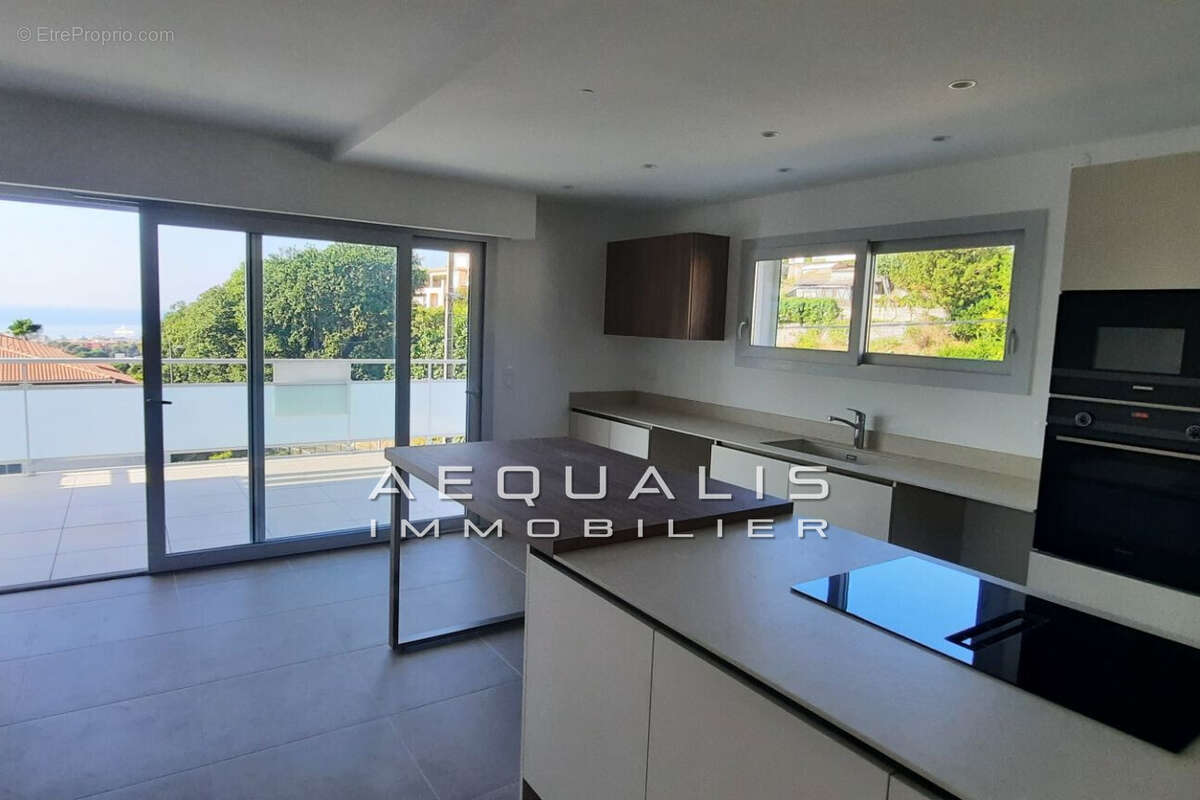 Appartement 68 m² à Saint-Laurent-Du-Var  - photo 3