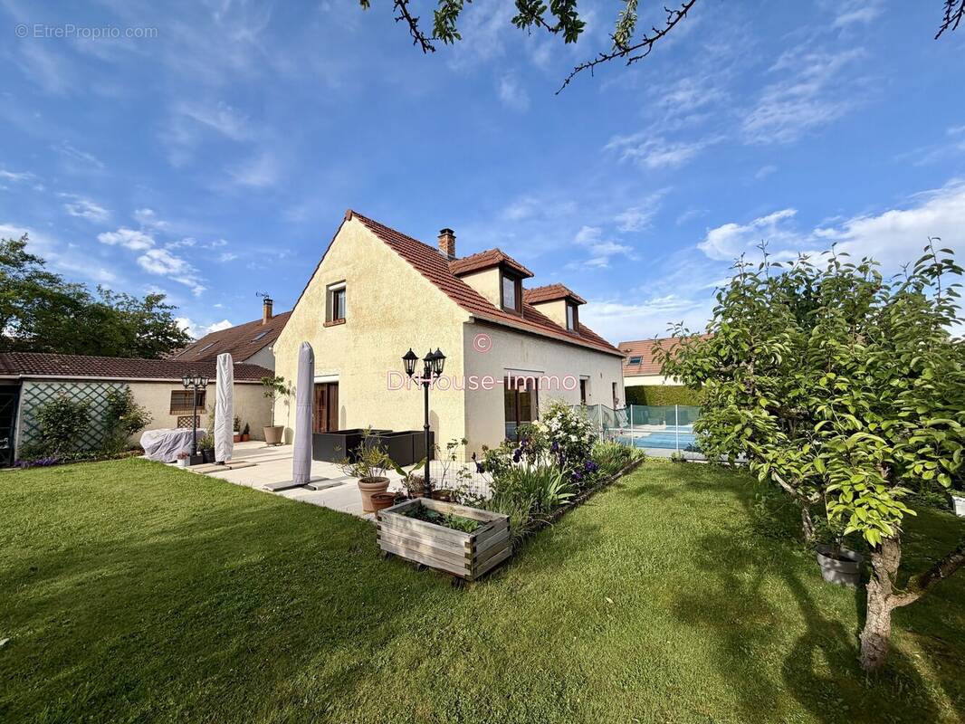 Maison à MONTEVRAIN