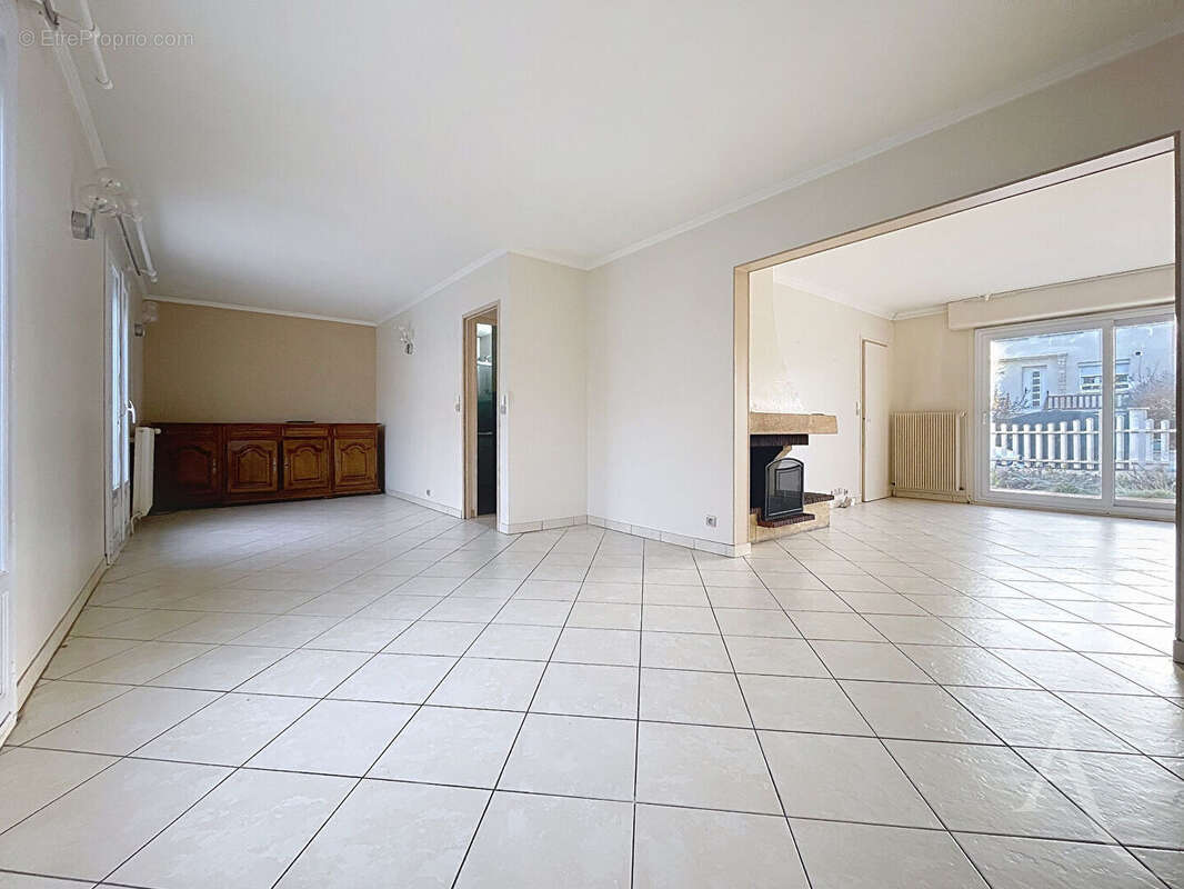 Maison à LES MUREAUX