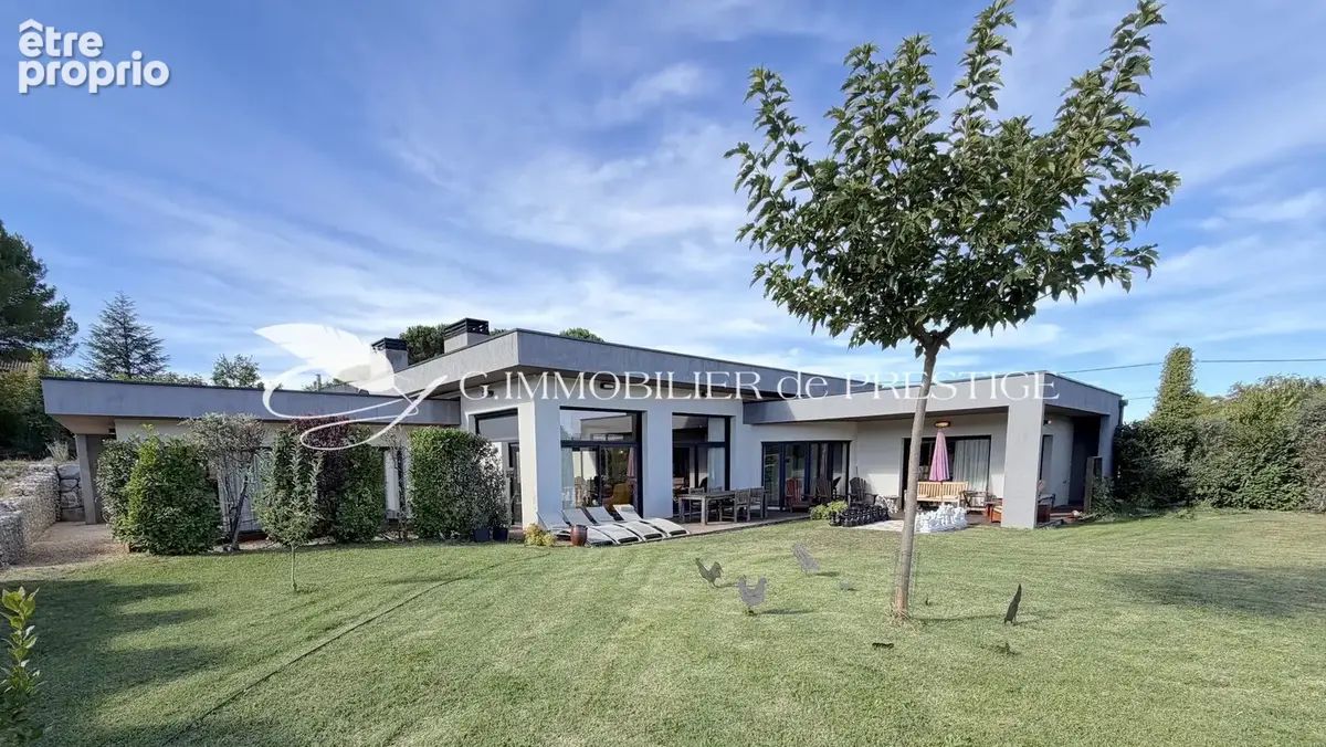 Photo Appartement à Villes-Sur-Auzon au prix de 875 000€