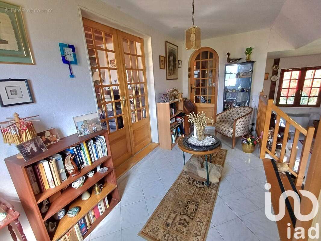 Photo 2 - Maison à THORIGNY-SUR-OREUSE