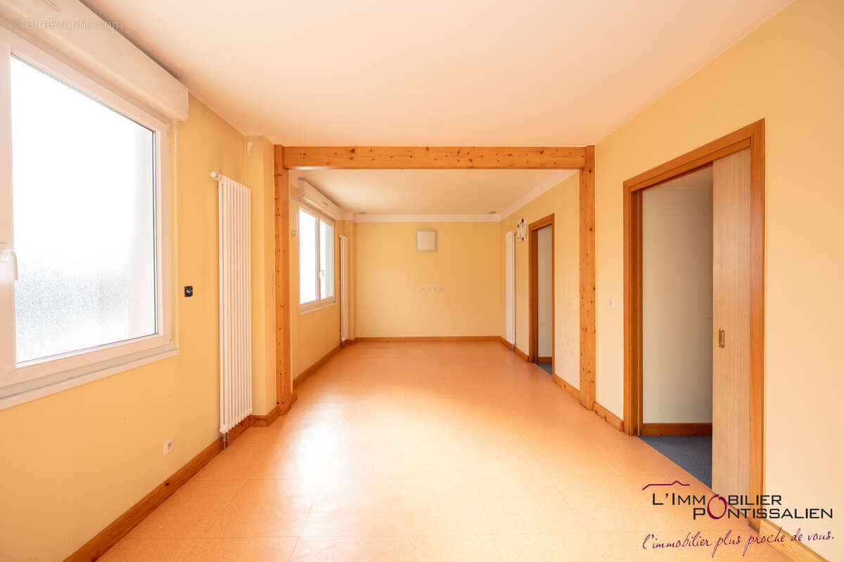 Oye et pallet : local ou appartement en rdc - photo 17