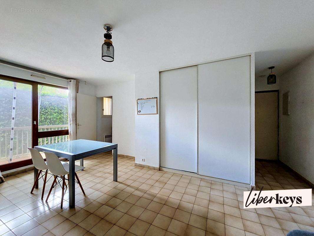 Studio 30 m² + place de stationnement privée - Aix-en-Provence - photo 4
