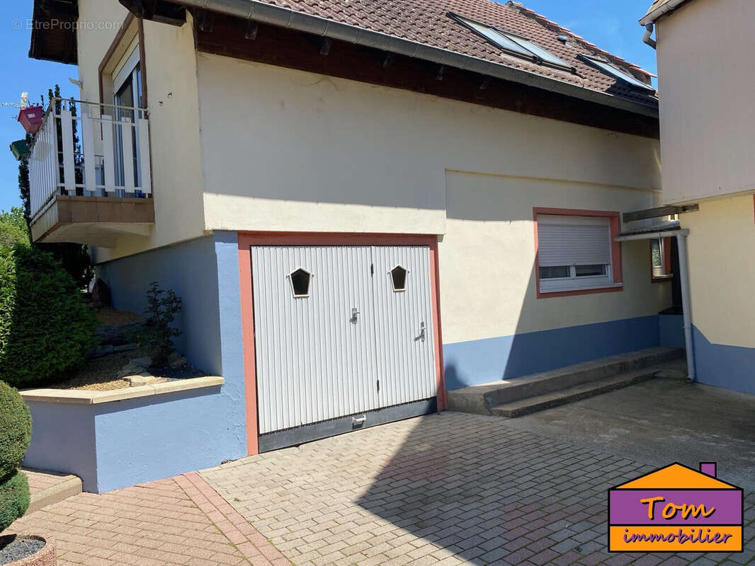 Garage petite maison - Appartement à SARRE-UNION