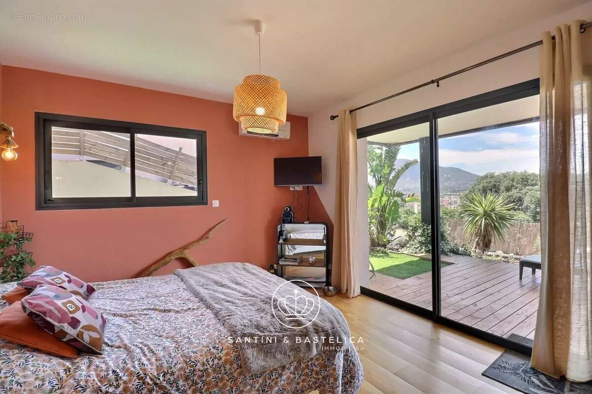Villa contemporaine avec piscine et dépendance à Pietralba – Ajaccio - photo 21